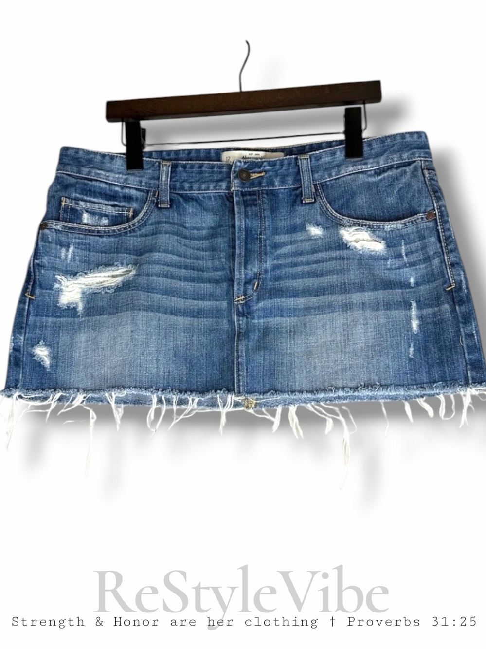 ABERCROMBIE & FITCH Women’s Size 31 Denim Jean Skirt MINI Length Distressed